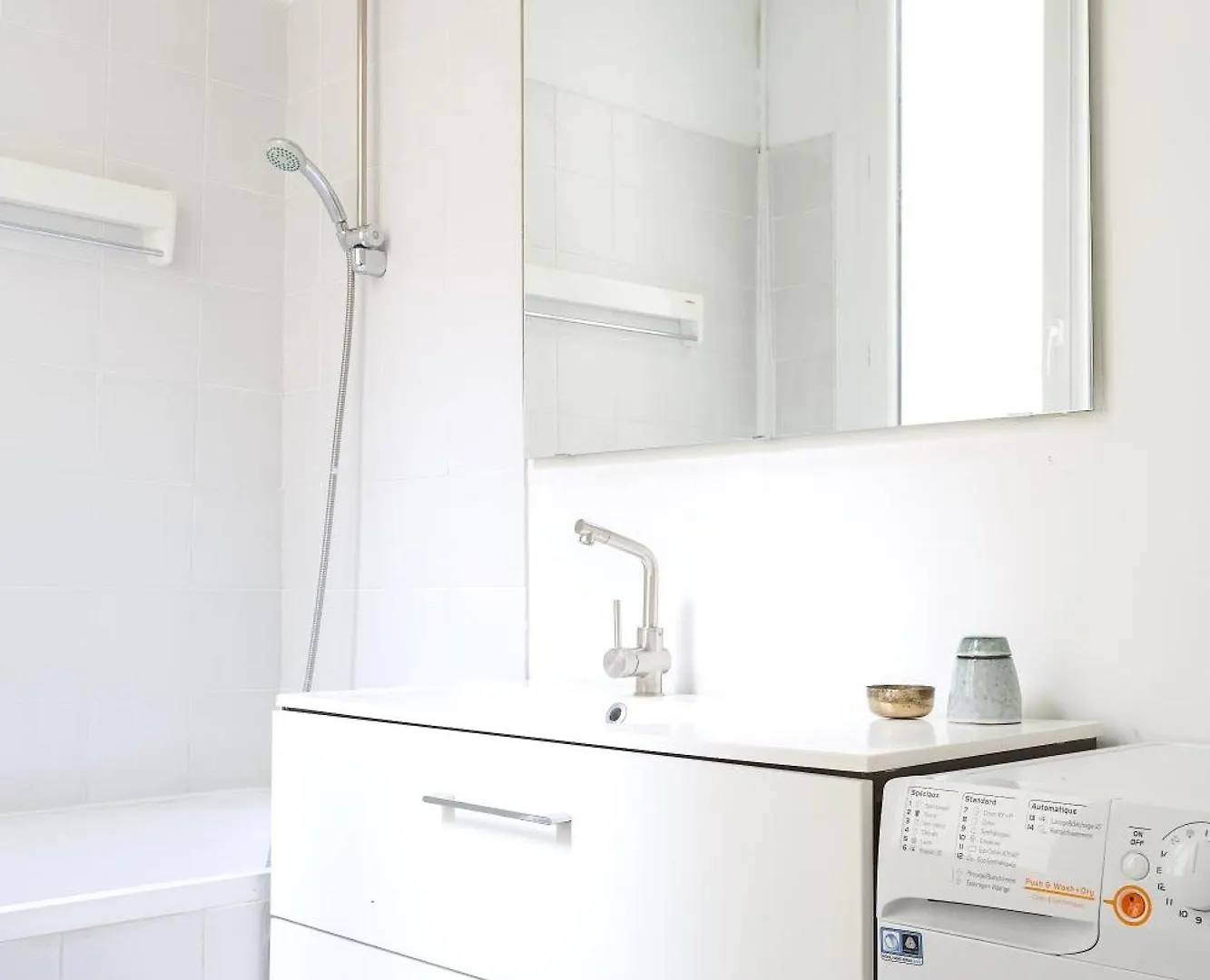 Habitat Parisien - 2Br-1Ba - Courcelles Parc Monceau Apartment  Paris