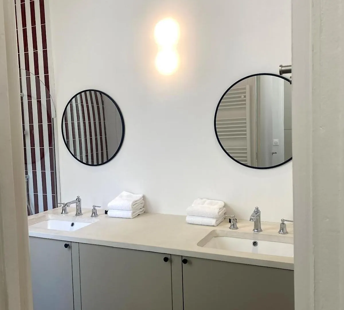 Habitat Parisien - 2Br-1Ba - Courcelles Parc Monceau Apartment 0*, Paris France