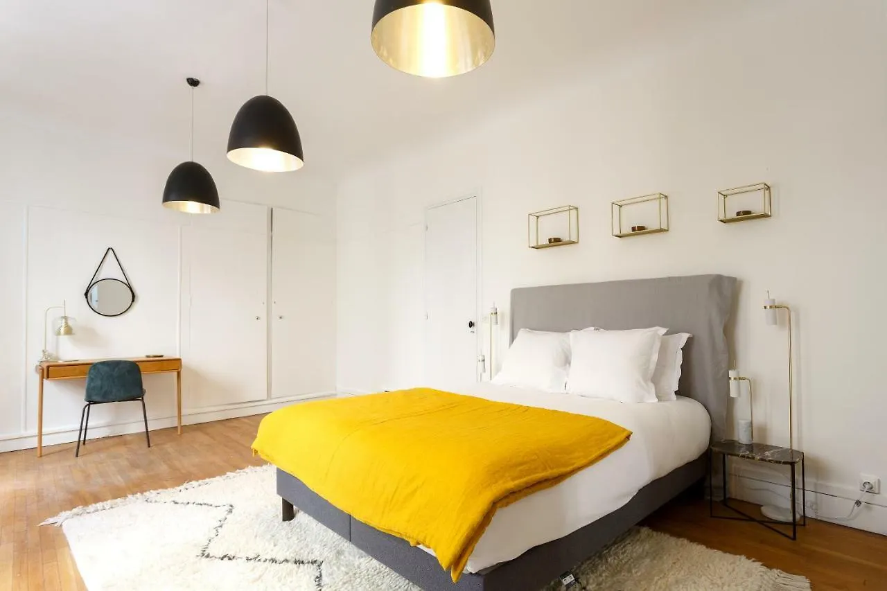 Habitat Parisien - 2Br-1Ba - Courcelles Parc Monceau Apartment