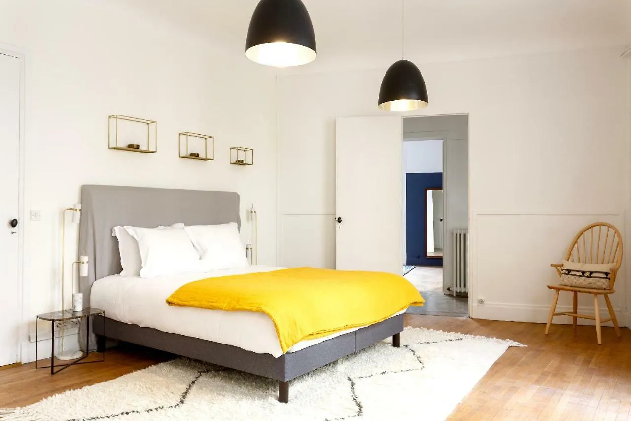 Habitat Parisien - 2Br-1Ba - Courcelles Parc Monceau Apartment